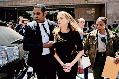 Ex esposa de Johnny Depp lo defiende: “No es un golpeador”