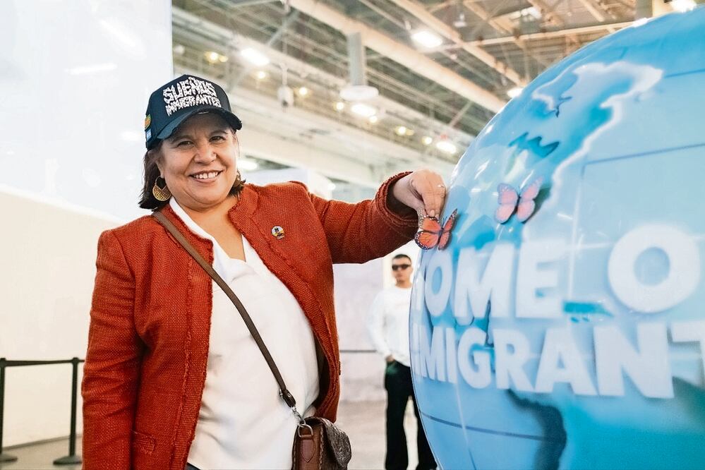 Angélica Salas, directora de CHIRLA, afirma que la presión del ICE está llevando a los migrantes a tomar decisiones antes impensadas, como la de volver a sus lugares de origen. Foto: Especial