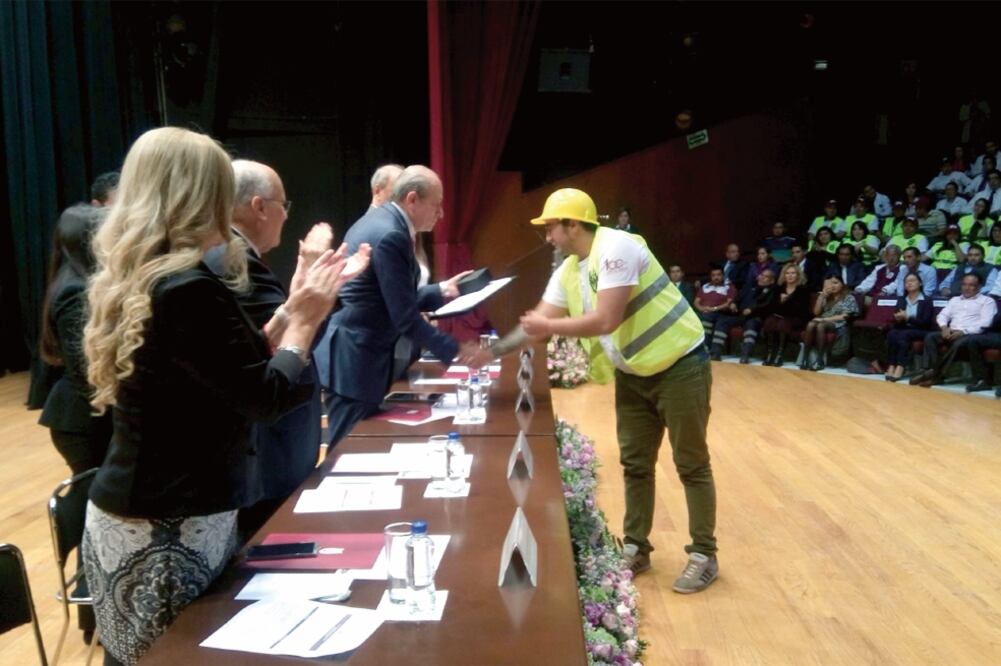 Enrique Fernández Fassnacht, director del IPN, dijo que las acciones de todos los brigadistas no buscaron el halago. Foto: IPN