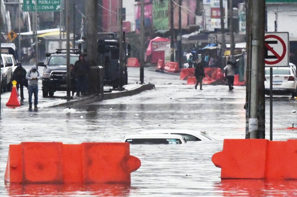 De acuerdo con el Sistema de Aguas de la Ciudad de México, en Iztapalapa la precipitación fue de 66 litros por metro cuadrado, lo que generó problemas principalmente en la zona de Ignacio Zaragoza (FOTOS: ALAN RODRÍGUEZ. EL UNIVERSAL)