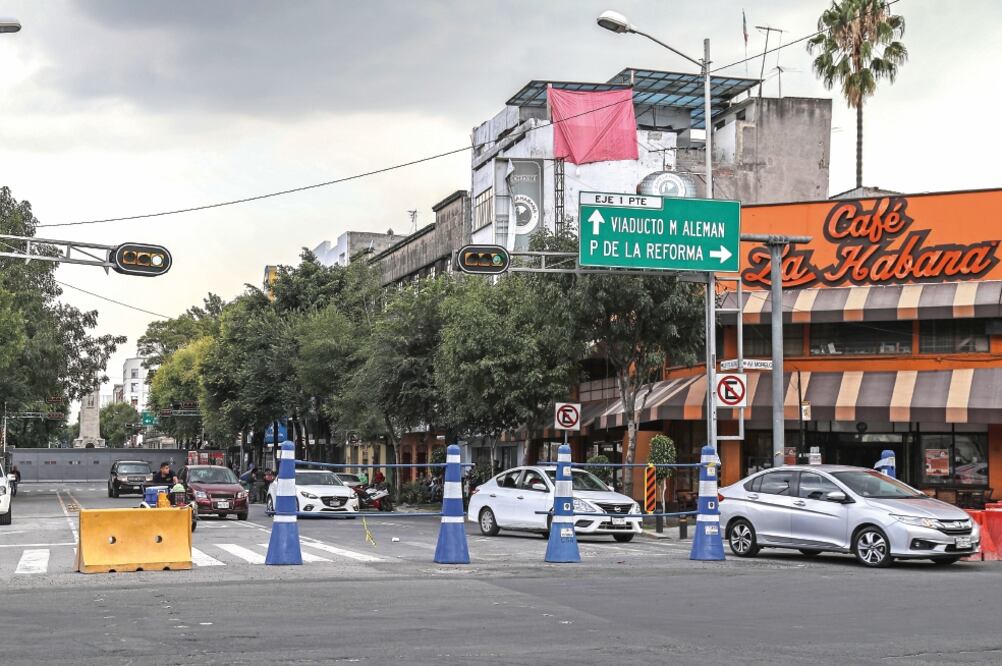 Ante los cierres viales hechos por la SSP en la avenida Bucareli, la circulación vehicular de la zona ha presentado afectaciones (GERMÁN ESPINOSA. EL UNIVERSAL)