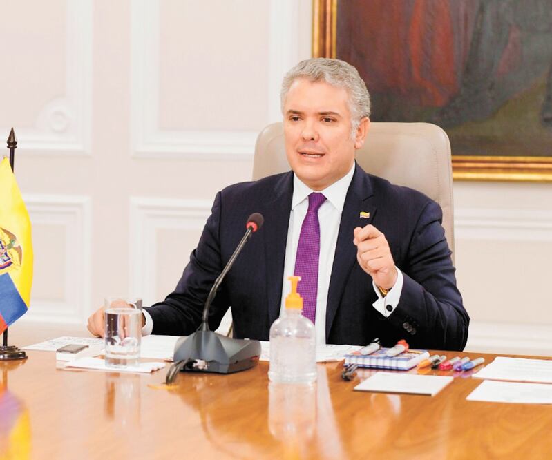 El presidente colombiano, Iván Duque, a inicios de abril. Ayer consideró “inad misible” el espionaje del ejército a periodistas. Foto: ARCHIVO EFE
