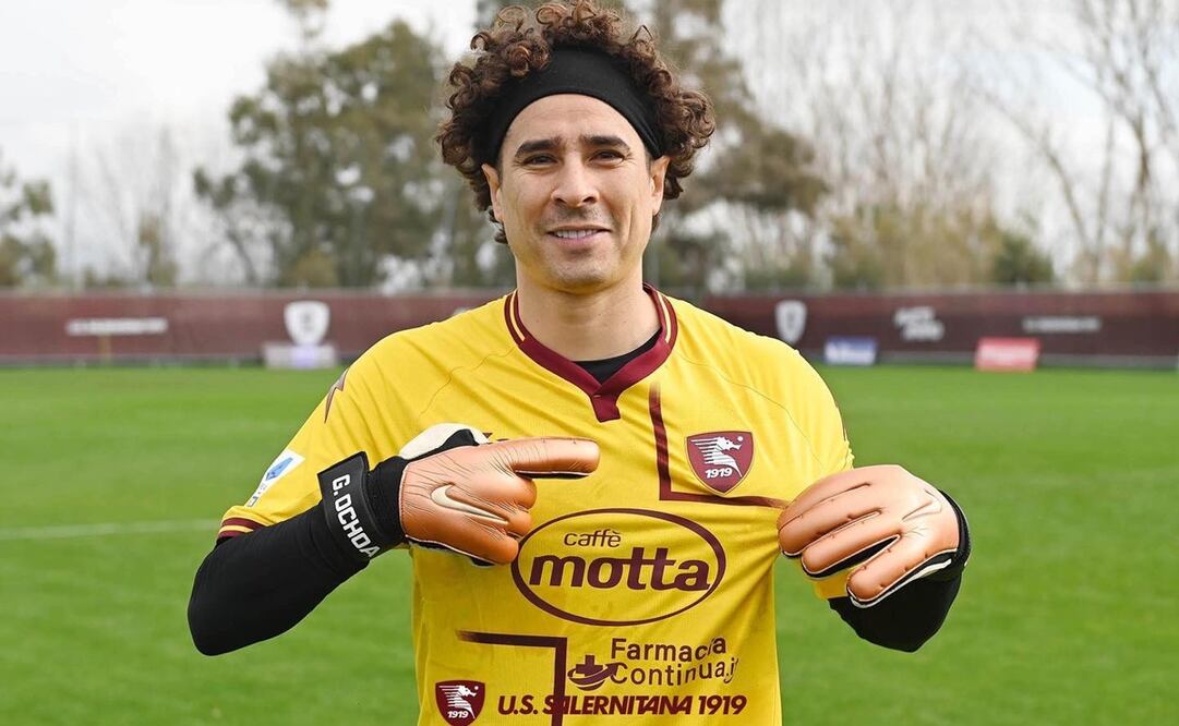 Guillermo Ochoa con su nuevo equipo / Foto: Salernitana