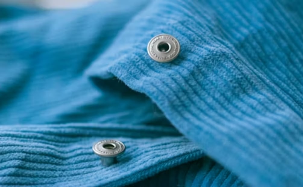 El azul se presenta en múltiples versiones en 2026. Foto: Freepik