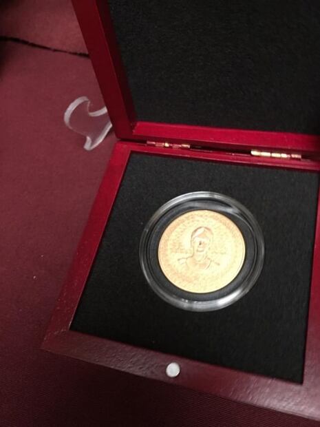 Hacienda emitirá medallas conmemorativas de Josefa Ortiz y Leona Vicario