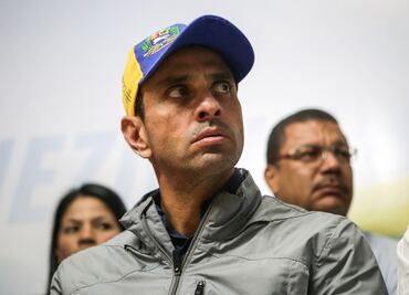 Retienen pasaporte a Henrique Capriles en Venezuela al intentar viajar a EU