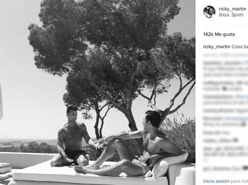 Ricky Martin toma el sol junto a su novio