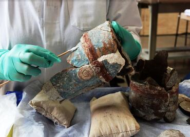 Restauran sahumadores de ofrenda prehispánica