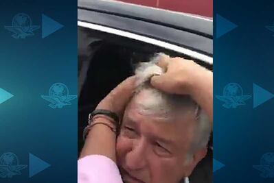 “¡Te amamos viejito!”, dicen jóvenes a AMLO