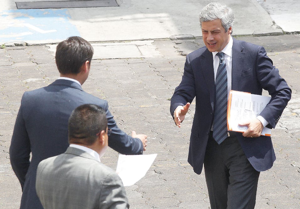 Claudio X. González declaró que la desaparición del IEEPO es importante porque nueve de cada 10 jóvenes de Oaxaca no aprenden lo que deberían. (ARIEL OJEDA. EL UNIVERSAL)