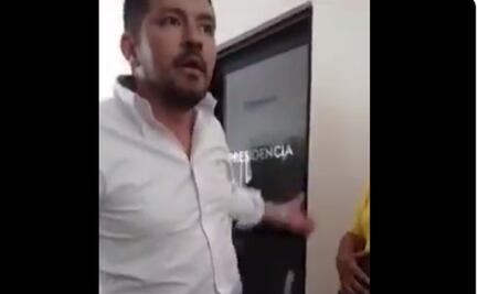 “No es mi pe.... estoy ocupado", contesta alcalde a ciudadanos de Copainalá, Chiapas