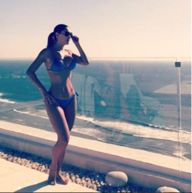 Salma Hayek y Ninel Conde presumen curvas en bikini