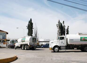 México no canceló importaciones de gasolinas en diciembre y enero: Sener