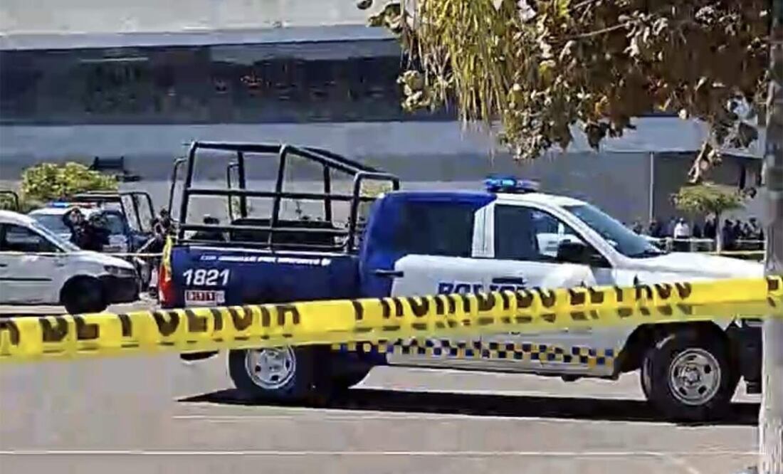 El presunto asesino fue neutralizado por policías municipales que lo obligaron a descender del carro luego de asesinar a un guardia privado en Irapuato, Guanajuato (06/02/2025). Foto: Especial