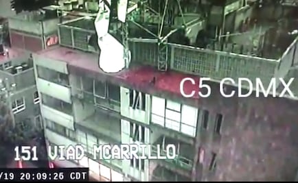 Lluvia en CDMX deja árboles caídos y lona desprendida