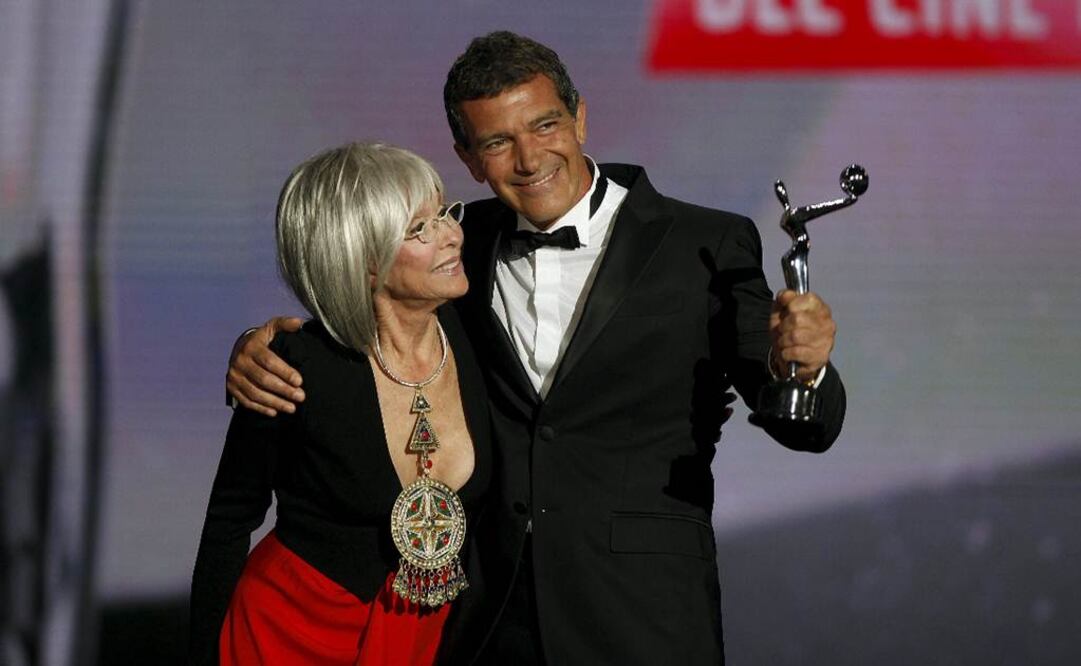 Banderas: Latinos unidos pese a que Trump "nos patee el trasero"