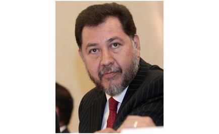 Fernández Noroña pide quitarle el Nobel a Vargas Llosa por ataques a AMLO