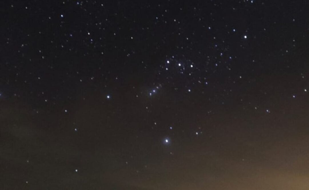 La primera alineación planetaria del año 2025 deja una huella imborrable en los cielos, ofreciendo un espectáculo natural fascinante para los amantes de la astronomía.
Foto: Captura de pantalla en X