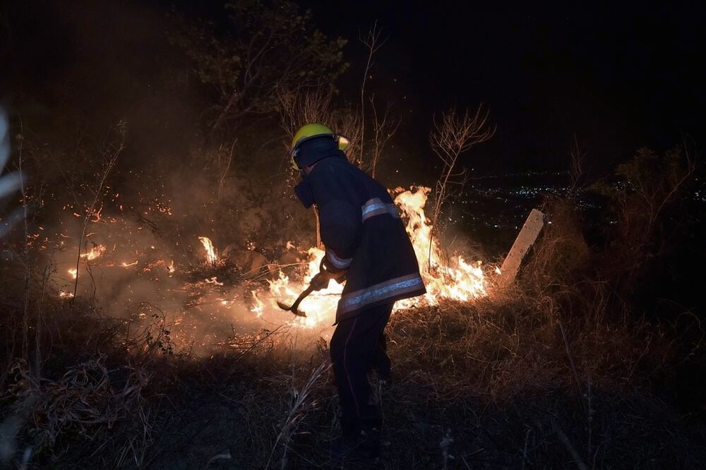 Los 5 incendios están ubicados en
el parque nacional El Veladero. Foto Especial