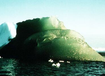 ¿Por qué hay icebergs verdes?
