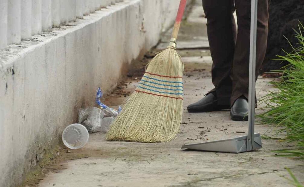 La gobernadora Gómez Álvarez ha invitado a las y los mexiquenses, así como a los integrantes de cámaras, asociaciones y escuelas a trabajar unidos por un estado más limpio, sumándose a la primera jornada “Limpiemos Nuestro Edomex”. Foto: Especial