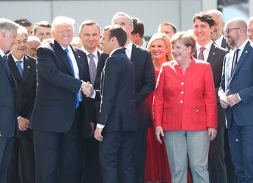 Trump se reúne por primera vez con Macron en Bruselas