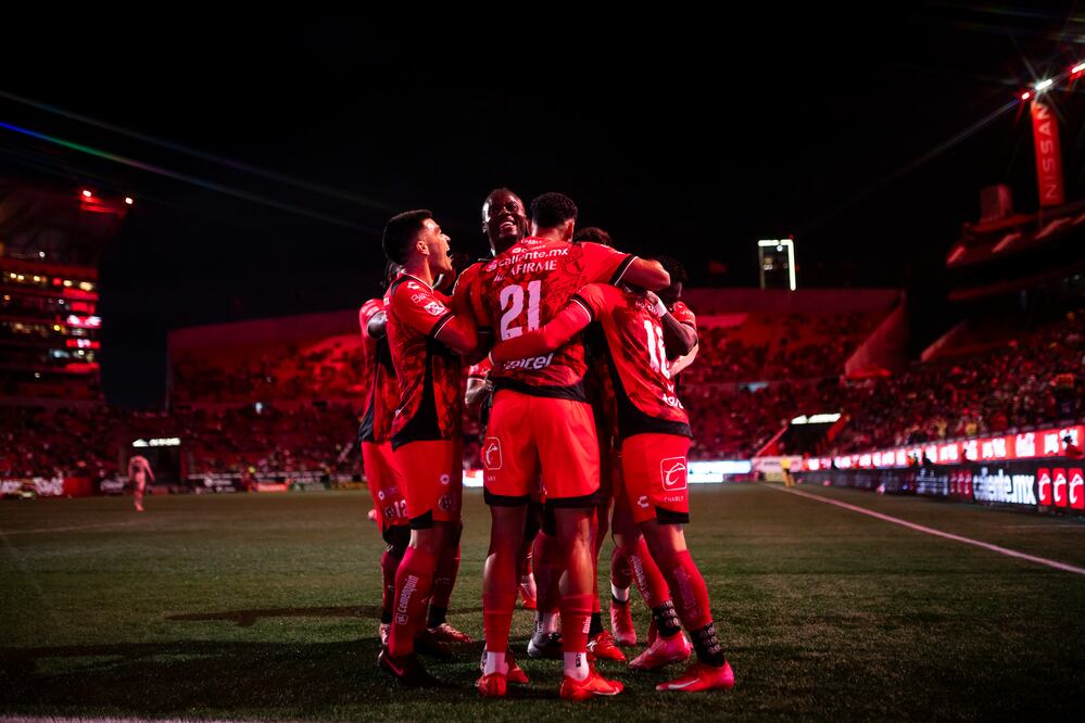 Xolos de Tijuana en festejo de gol, durante la novena fecha del Apertura 2025 ante León - Foto: Imago7