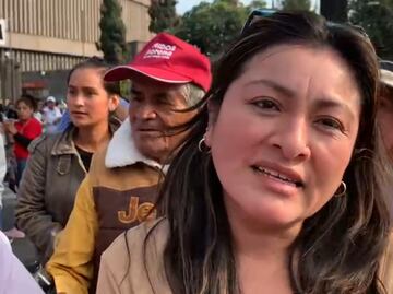 Mujer viaja desde Perú para visitar a la Virgen de Guadalupe; reparte comida y bebidas a peregrinos