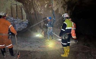 Continúa rescate de tres mineros en Sinaloa; Protección Civil reporta 50% de avance en la obra