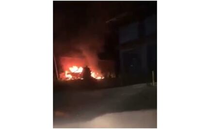 Grupos del crimen organizado se enfrentan a tiros en Uruapan; hay dos personas calcinadas