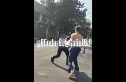 Video. “Gringo” agrede con cúter a ciudadanos y a policías de la Benito Juárez; ya fue detenido