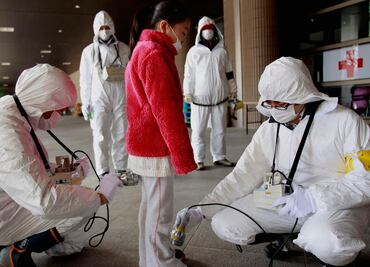 Detectan altos niveles de radiación en secundaria de Fukushima