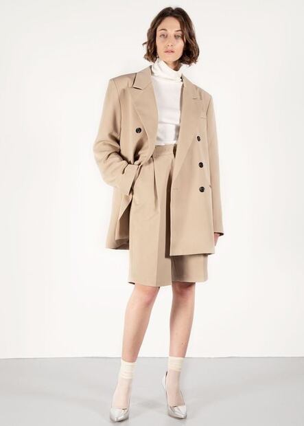 Aprende a combinar prendas masculinas y luce genial en la cuarentena