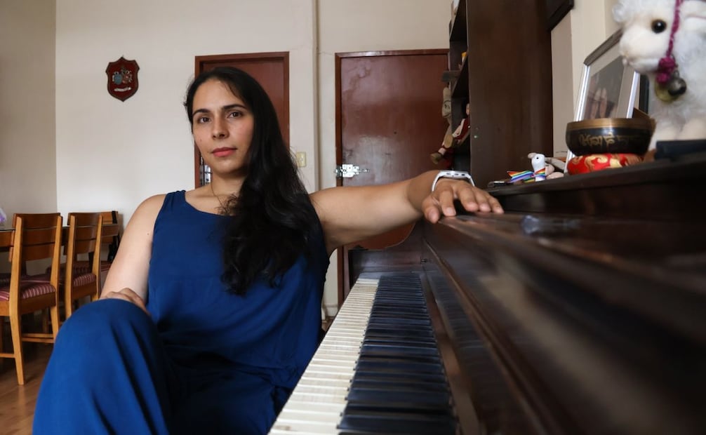 Daniela comparte el otro lado de la mujer activista y emprendedora, el de una compositora que disfruta de crear nuevas melodías.  |  Foto: Karla Jiménez  / EL UNIVERSAL