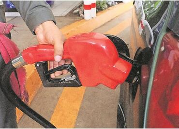 Consumidores de gasolina basan su preferencia en el precio del combustible: especialista