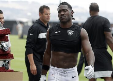 Antonio Brown se disculpa; jugará la Semana 1 con Raiders