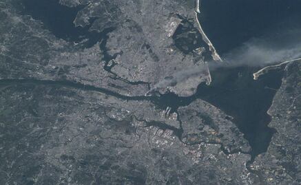 Así se vio desde el espacio el ataque a las torres gemelas en 11-S