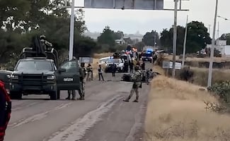Agresión armada a policías de Zacatecas en límites con Aguascalientes deja dos heridos; investigan uso de explosivos