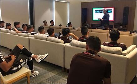 Selección Mexicana recibe curso sobre el VAR