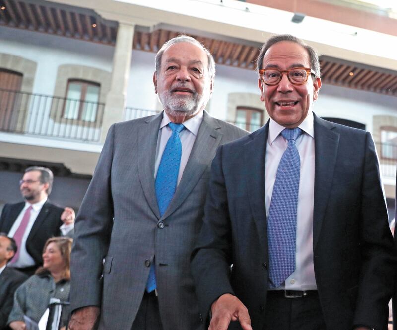 Compromiso social. Carlos Slim participó en la presentación del decálogo del CCE, a cargo de Carlos Salazar. SASHENKA GUTIERREZ. EFE