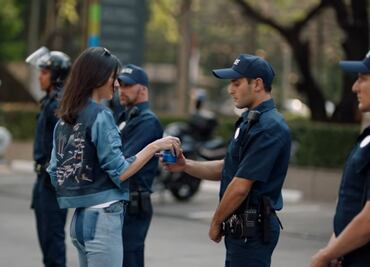 Critican en redes anuncio de Pepsi con Kendall Jenner