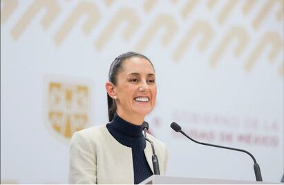 AMLO pidió dejar libre el zócalo para la marcha del INE, revela Sheinbaum 