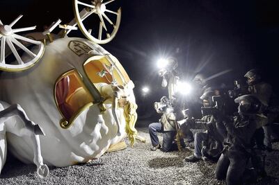 Dismaland de Banksy recibe a cientos en su primer día