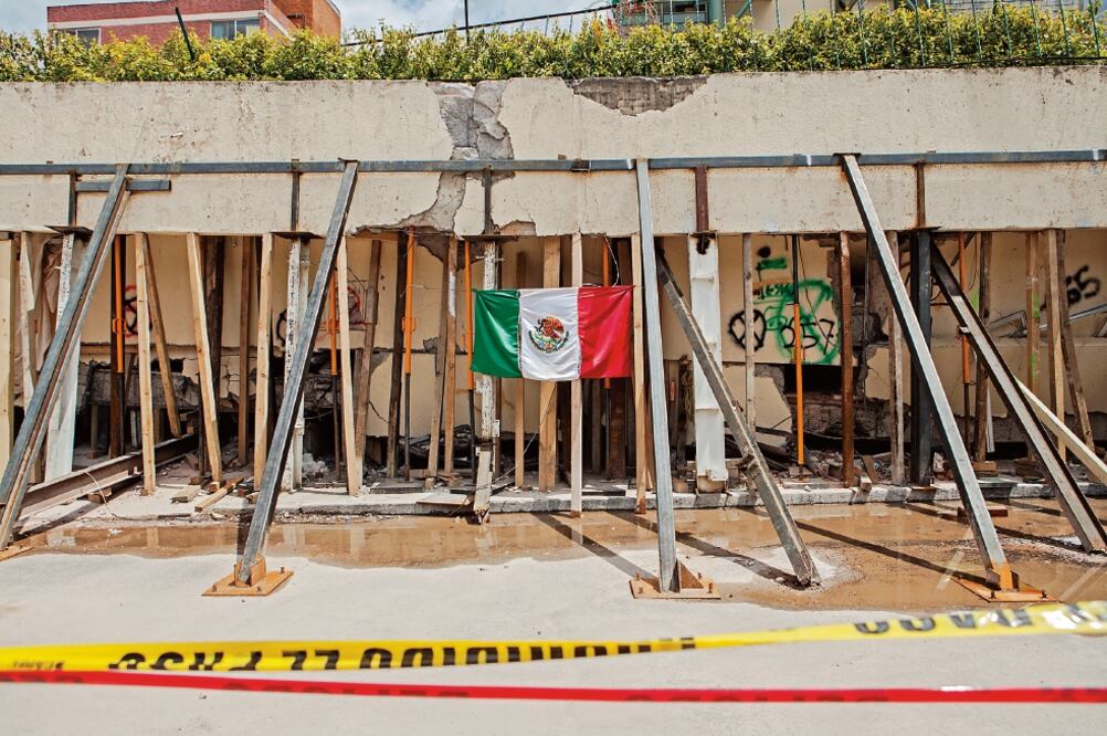 En el colegio Enrique Rébsamen, ubicado en la delegación Tlalpan, murieron 19 niños y ocho adultos durante el temblor del 19 de septiembre (CAMILA MATA. EL UNIVERSAL)
