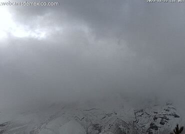 ¡Se viste de blanco! El Popocatépetl amanece cubierto de nieve hoy 22 de noviembre