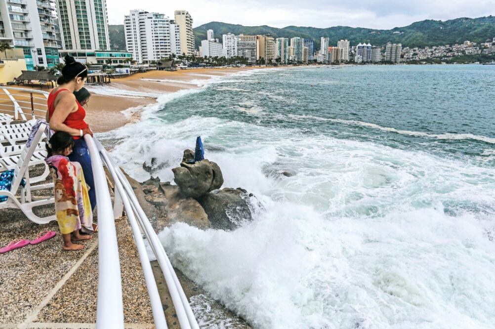 La Tormenta Tropical Dalila se deja sentir en las cosas de Acapulco. Imagen ilustrativa. (Foto: David Guzmán/ EFE)