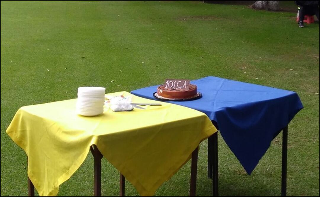 Héctor Morales/ EL UNIVERSAL. Las Águilas partieron su pastel de aniversario ante la prensa.