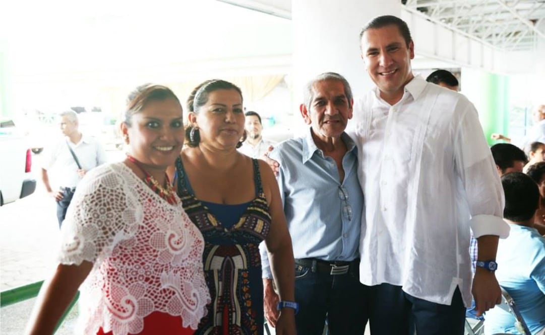 El gobernador de Puebla, Rafael Moreno Valle, participó como invitado especial a la celebración de las fiestas patrias con militantes panistas: Foto: Especial