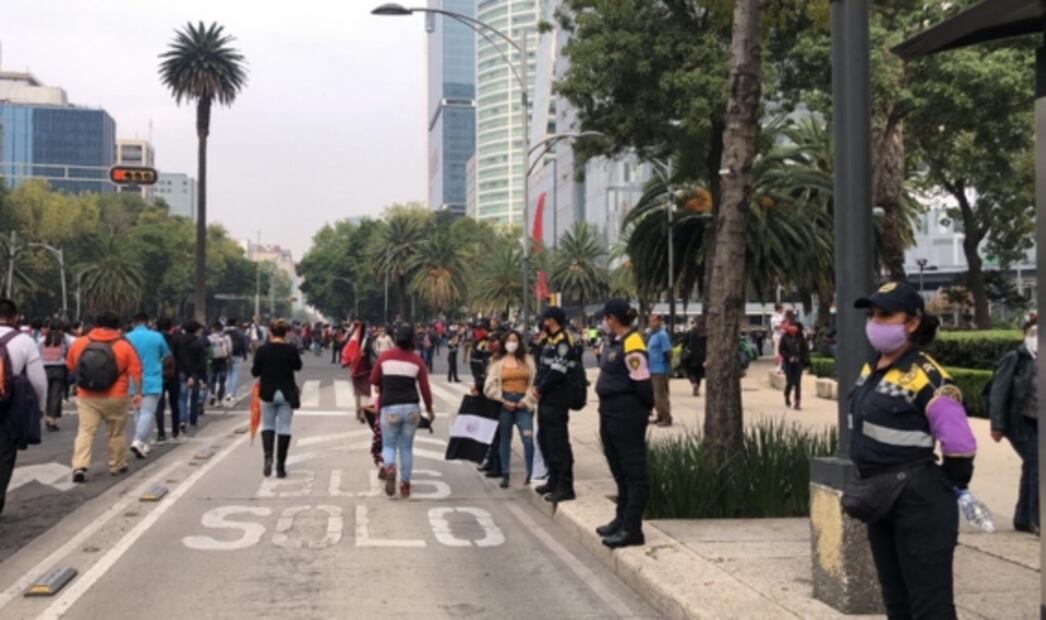 Inicia marcha por sexto aniversario de caso Ayotzinapa