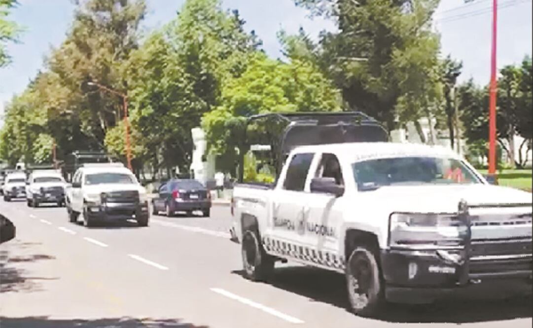 Convoyes de la guardia salen del Campo Militar 1A hacia el Campo Marte, donde serán presentados el próximo domingo. Foto/ESPECIAL